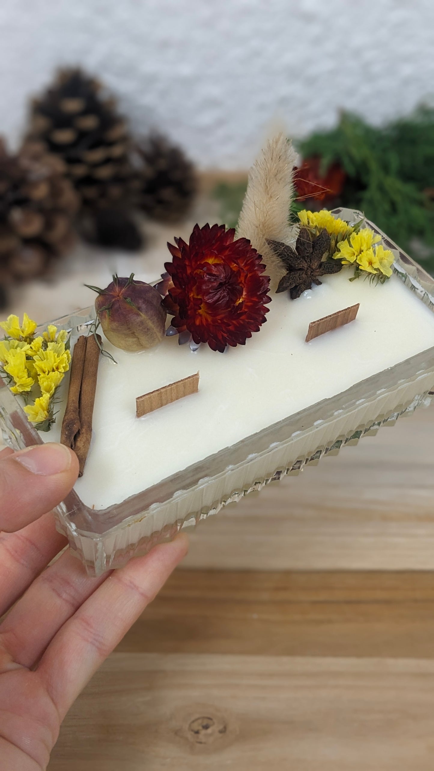 Bougie Ingrid - Epices de Noël - Moyen format