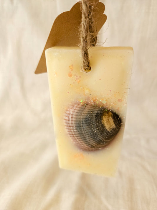 Suspensions coquillages parfumées et pailletées ✨
